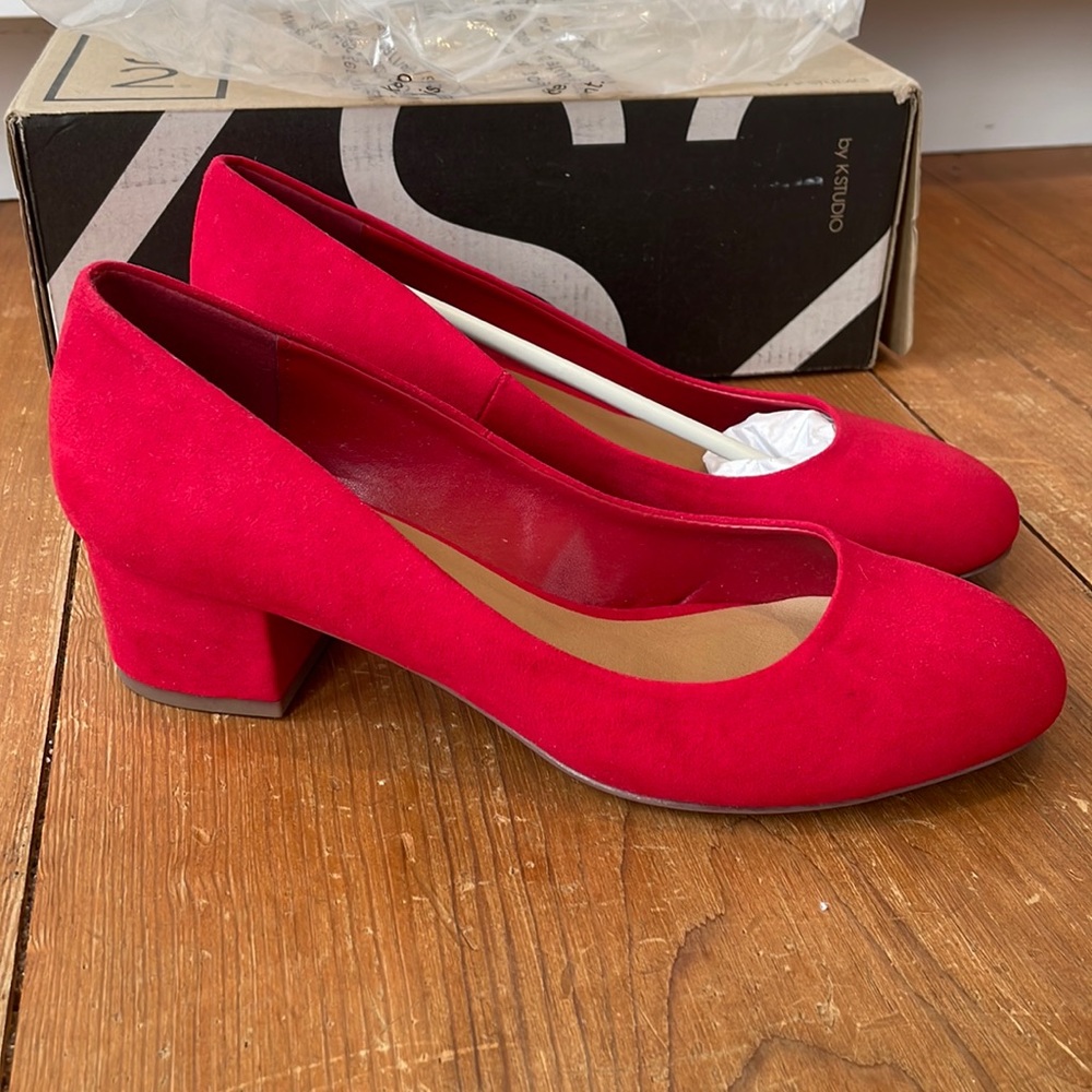 Red KS2 shoes, New in the box, US 6.5, 1  1/2’’  heels, faux suede